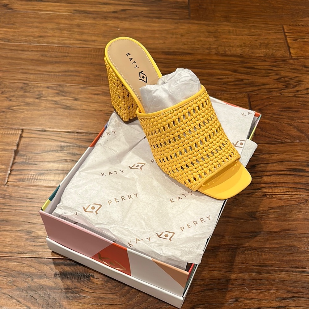 Katy Perry Collections Women's Yellow Woven Mules